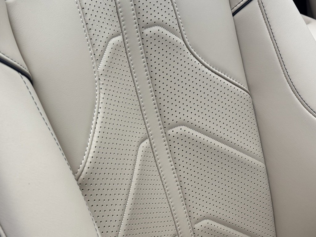 New 2026 Aston Martin V8 Vantage Roadster image 24