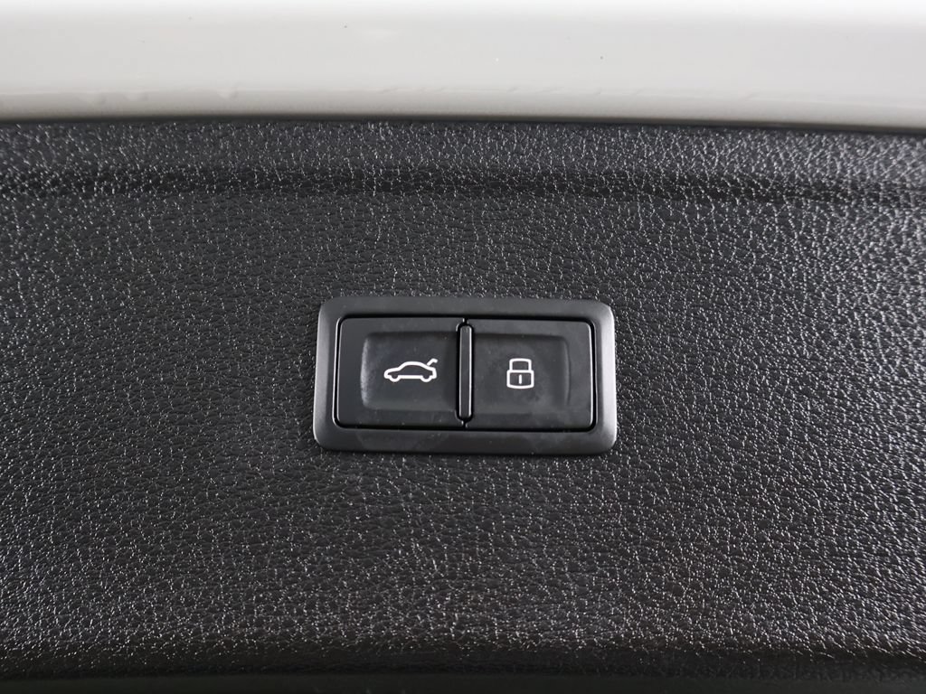 Used 2022 Audi Q5 2.0T Premium Plus w/ Premium Plus Package AWD/4WD image 21