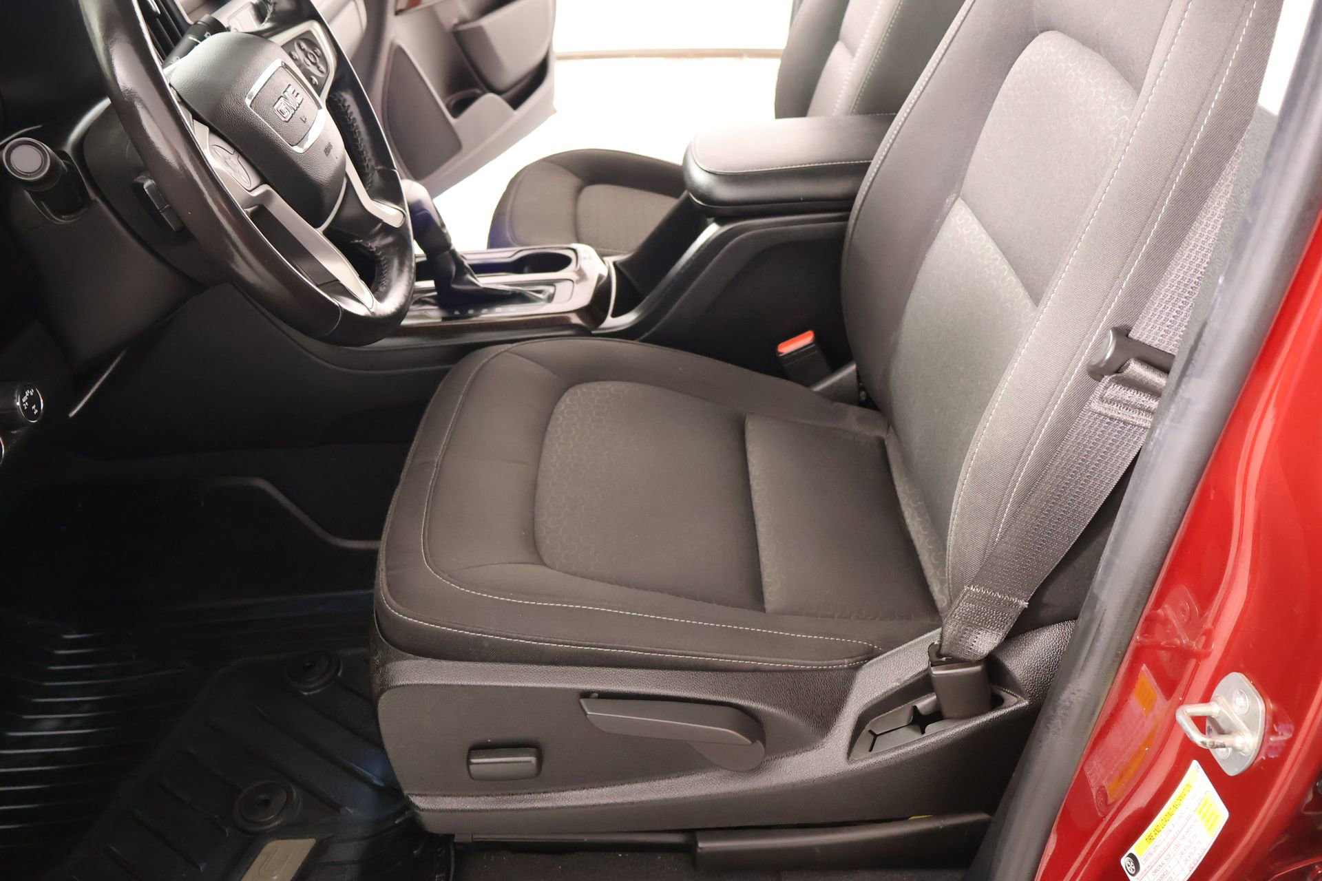 Used 2019 GMC Canyon SLE w/ Elevation Edition image 11