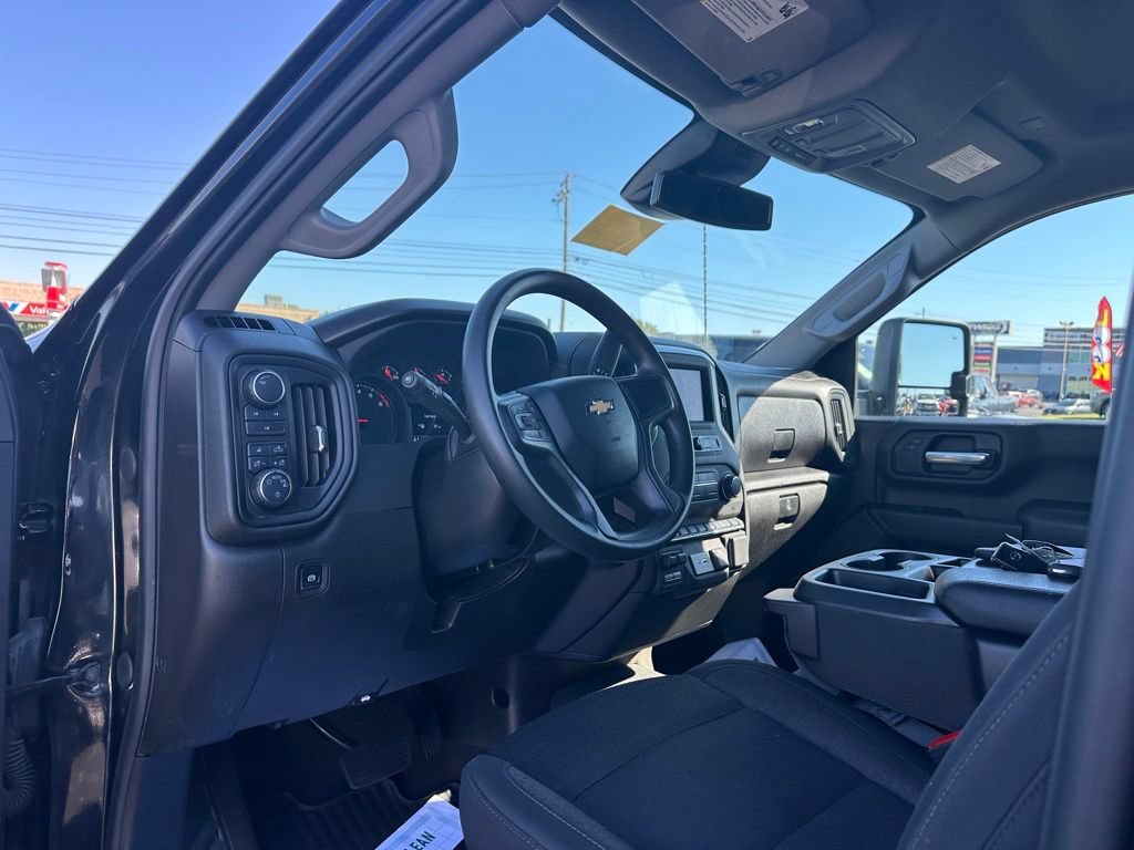 Used 2025 Chevrolet Silverado 2500 Custom w/ Custom Convenience Package AWD/4WD image 18