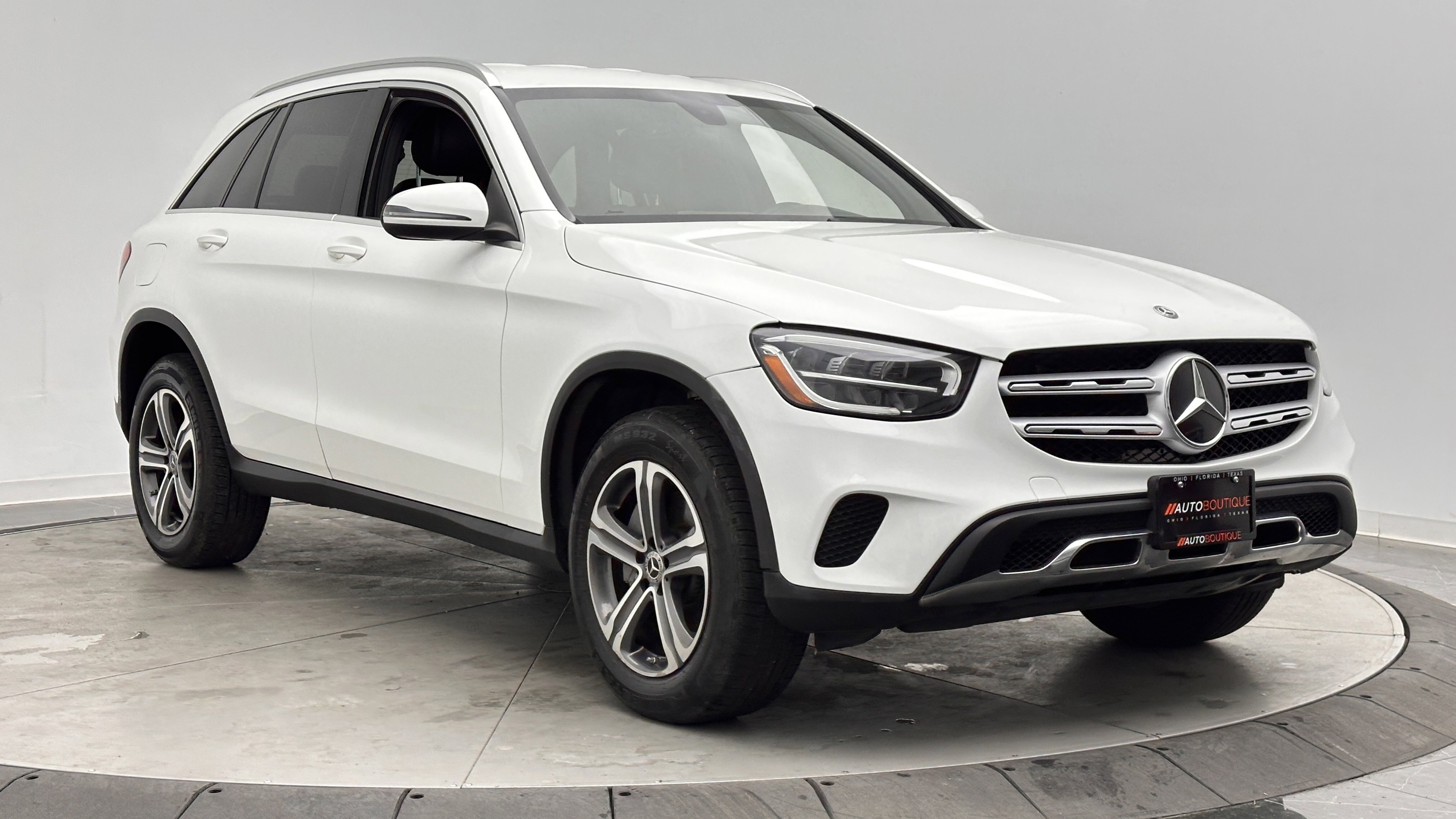Used 2020 Mercedes-Benz GLC 300 image 3