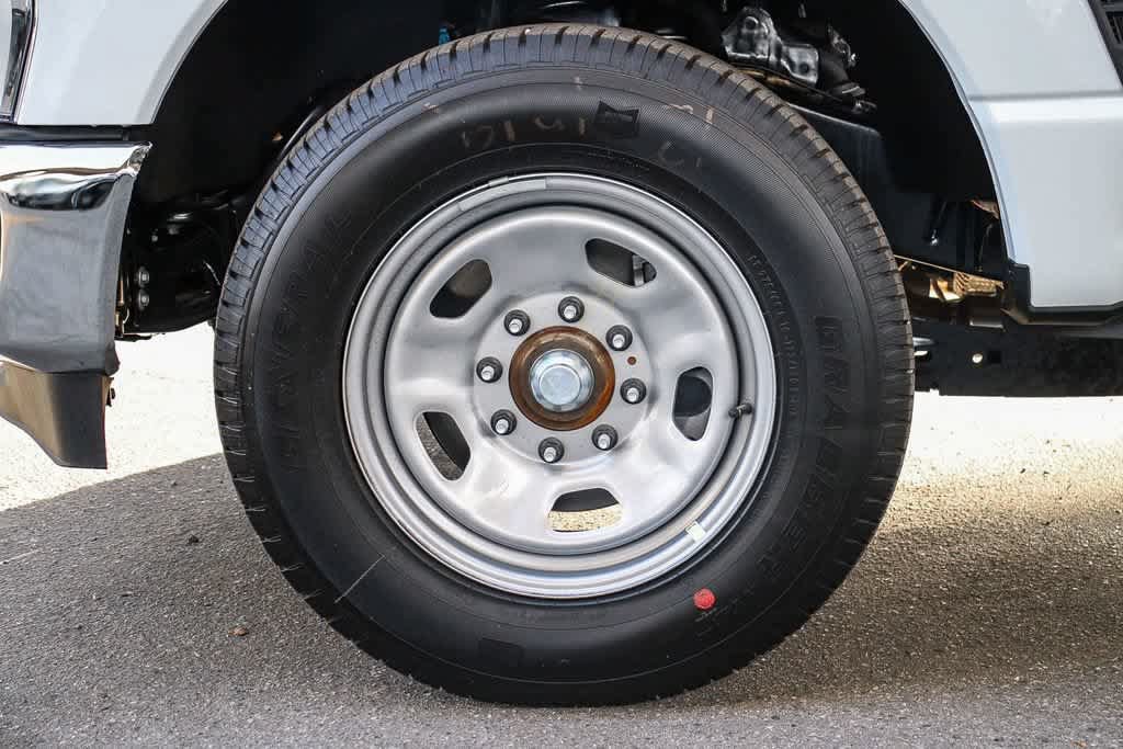 New 2026 Ford F350 XL w/ XL Chrome Package RWD image 16