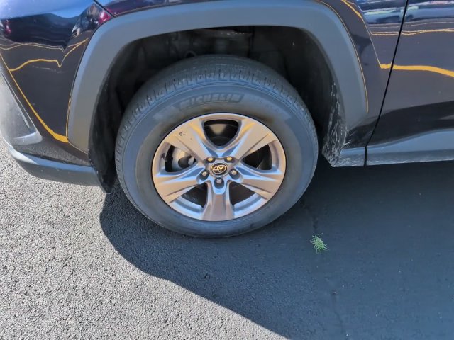 Certified 2025 Toyota RAV4 XLE FWD image 8