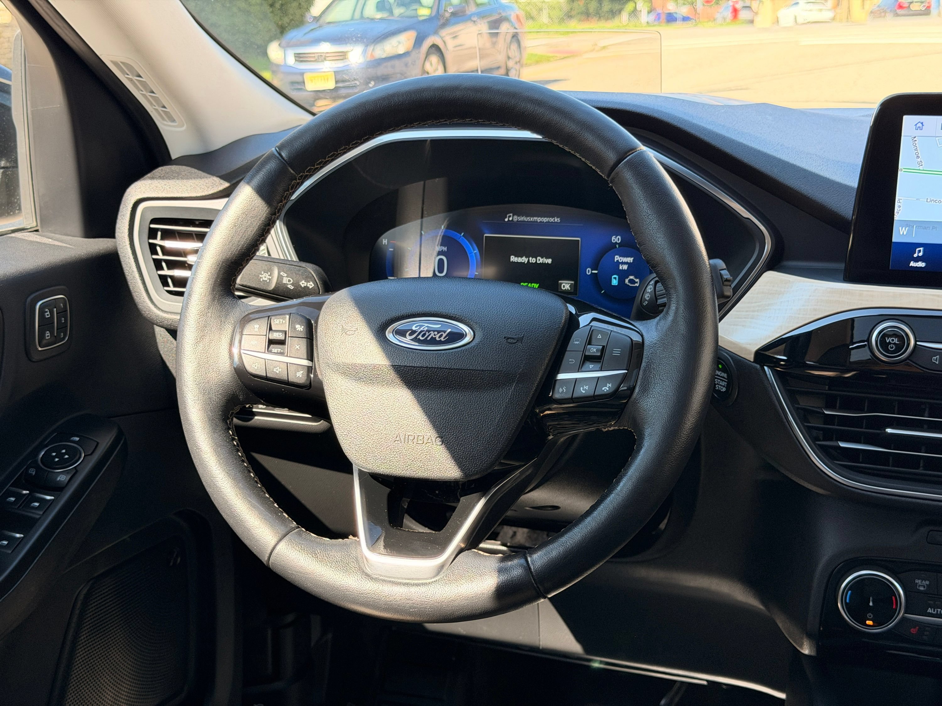 Used 2022 Ford Escape Titanium w/ Titanium Premium Package FWD image 28