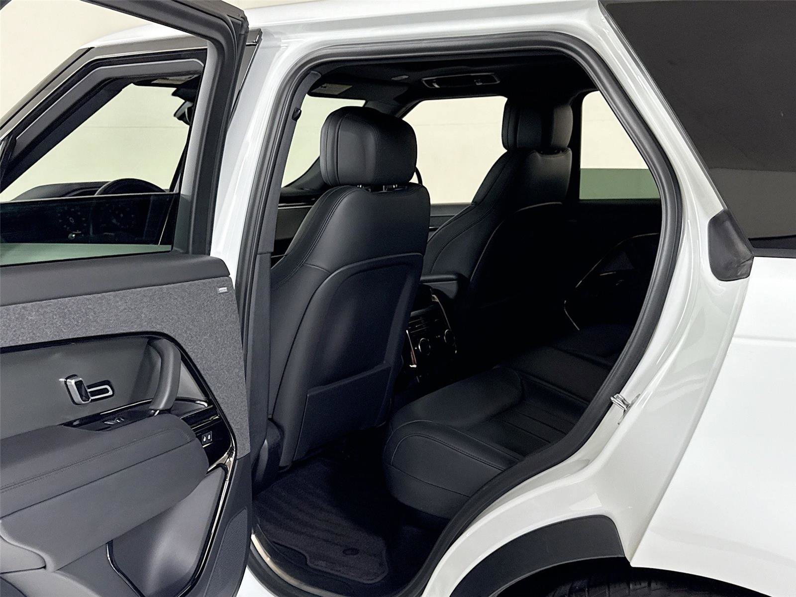 Used 2024 Land Rover Range Rover Sport Dynamic SE image 25