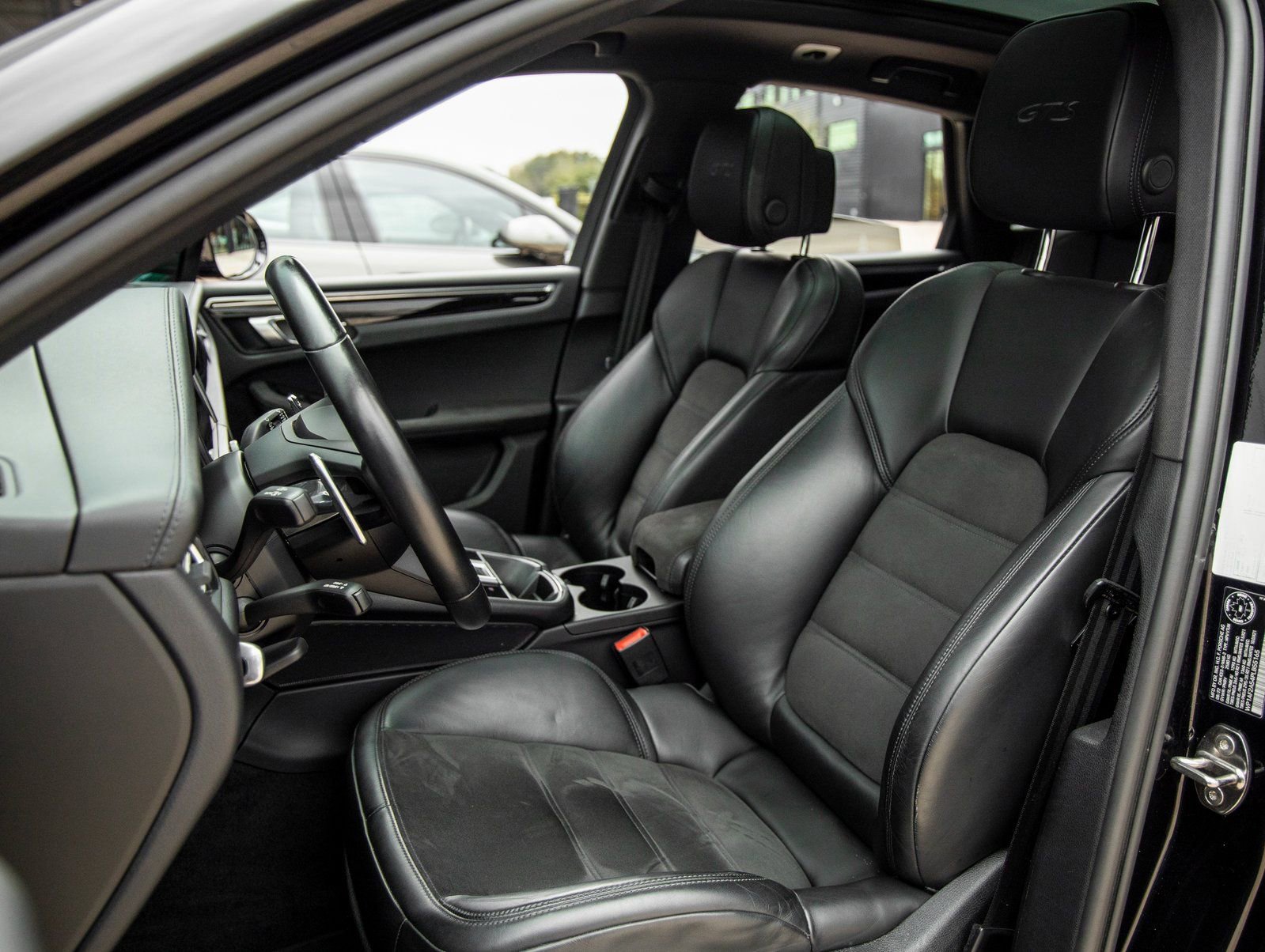 Used 2023 Porsche Macan GTS image 5