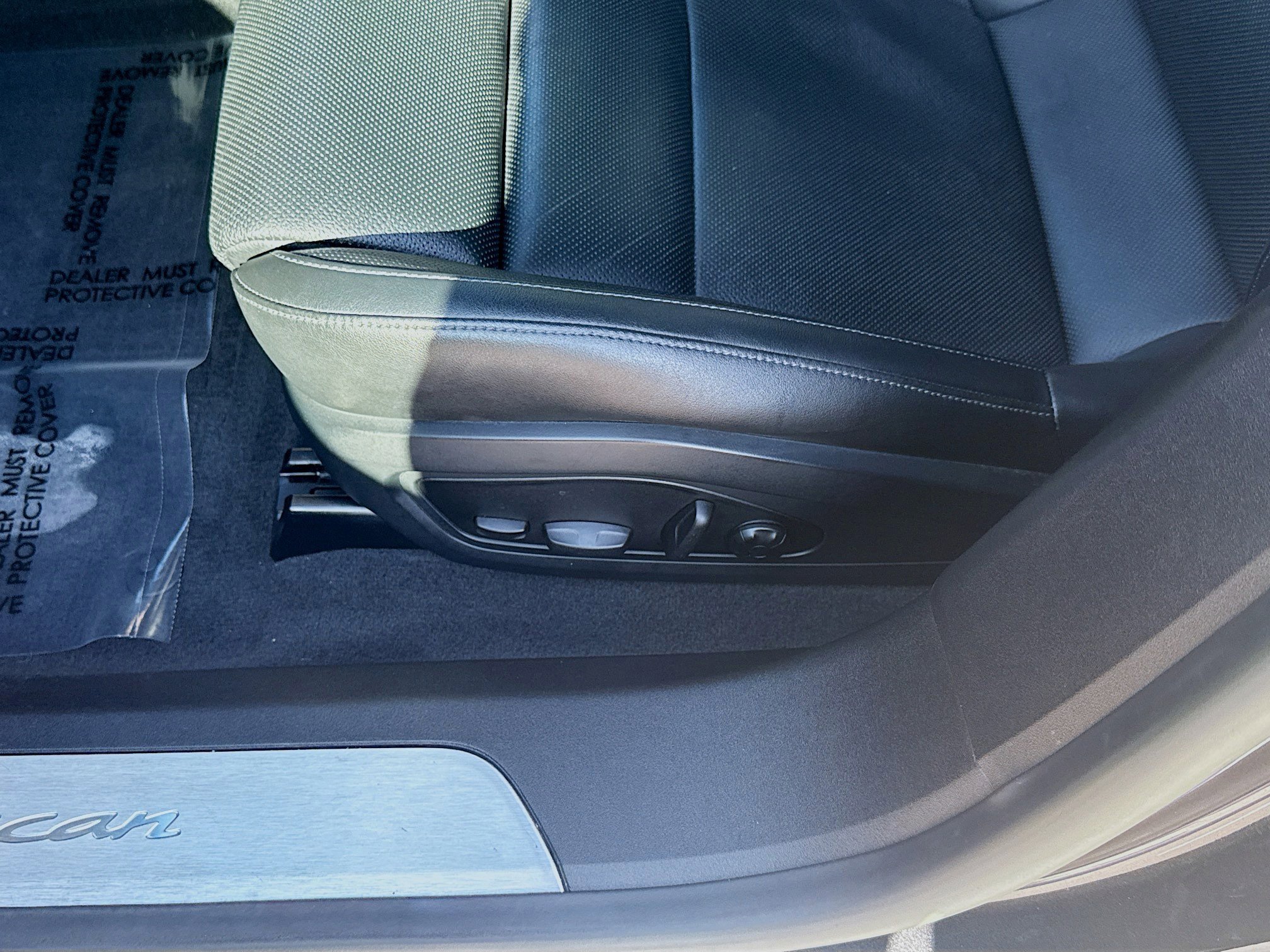 Used 2023 Porsche Taycan w/ Premium Package image 18