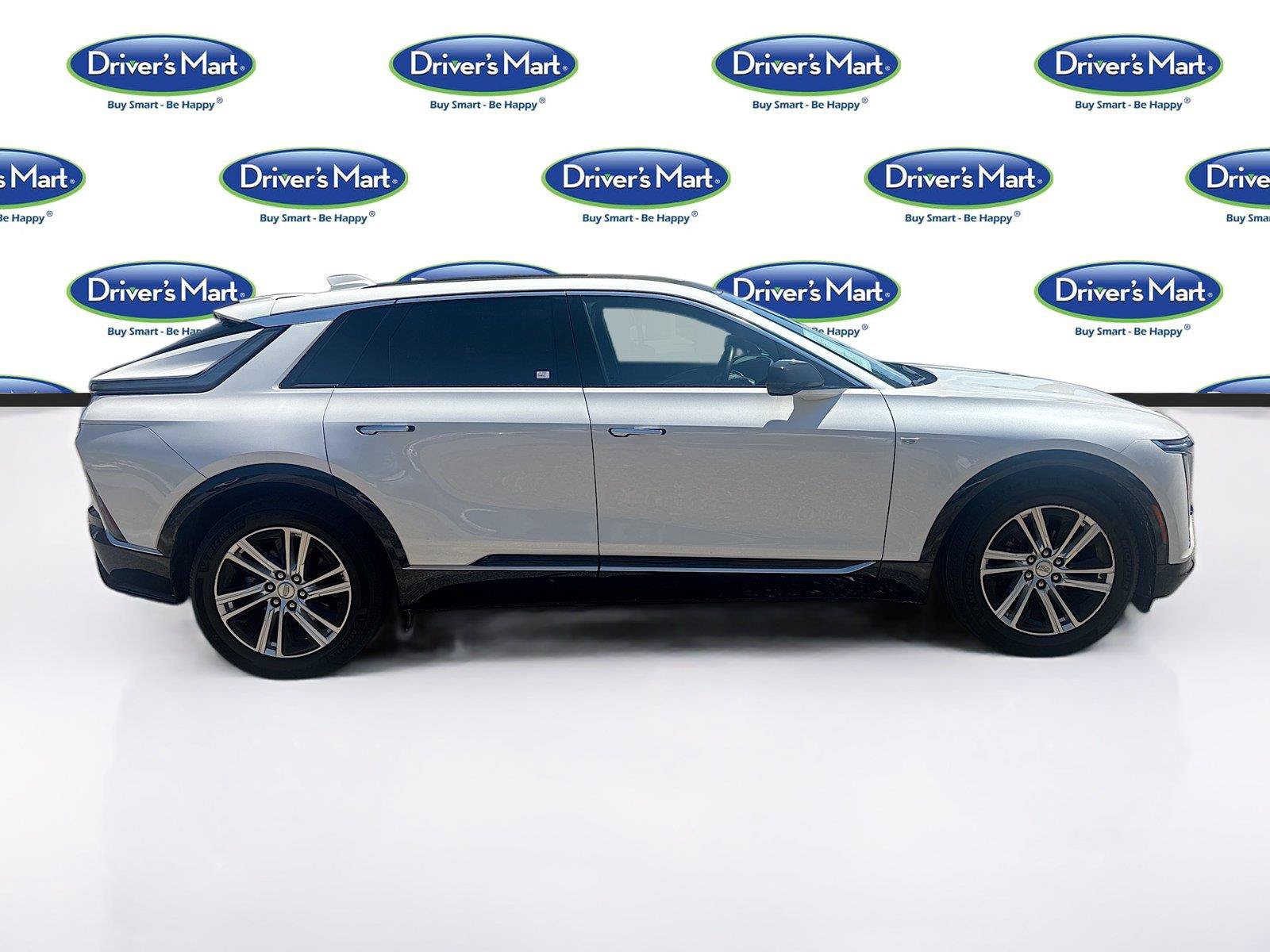 Used 2024 Cadillac Lyriq Tech RWD image 8