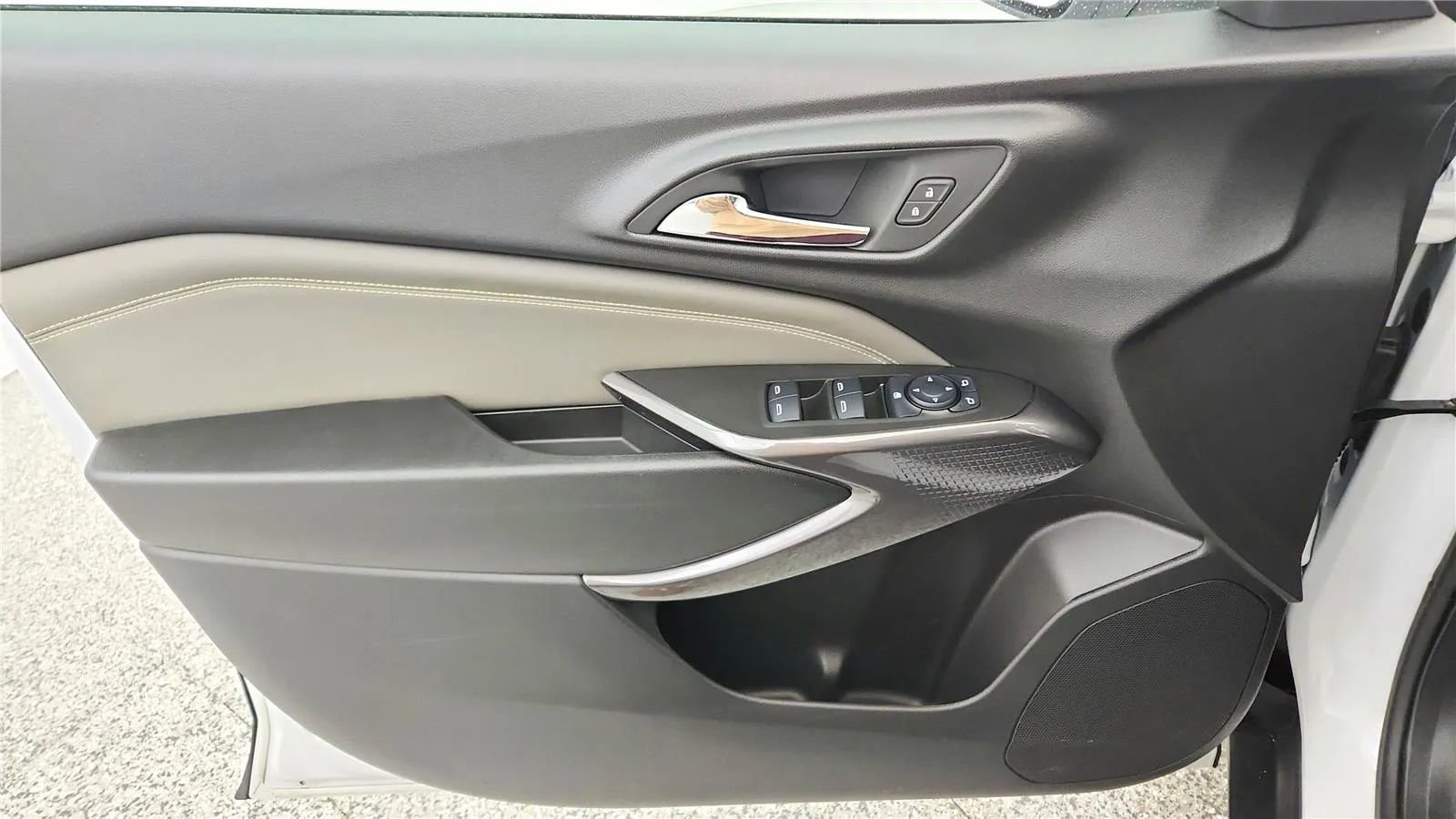 Used 2025 Chevrolet Trax ACTIV w/ Driver Confidence Package image 27