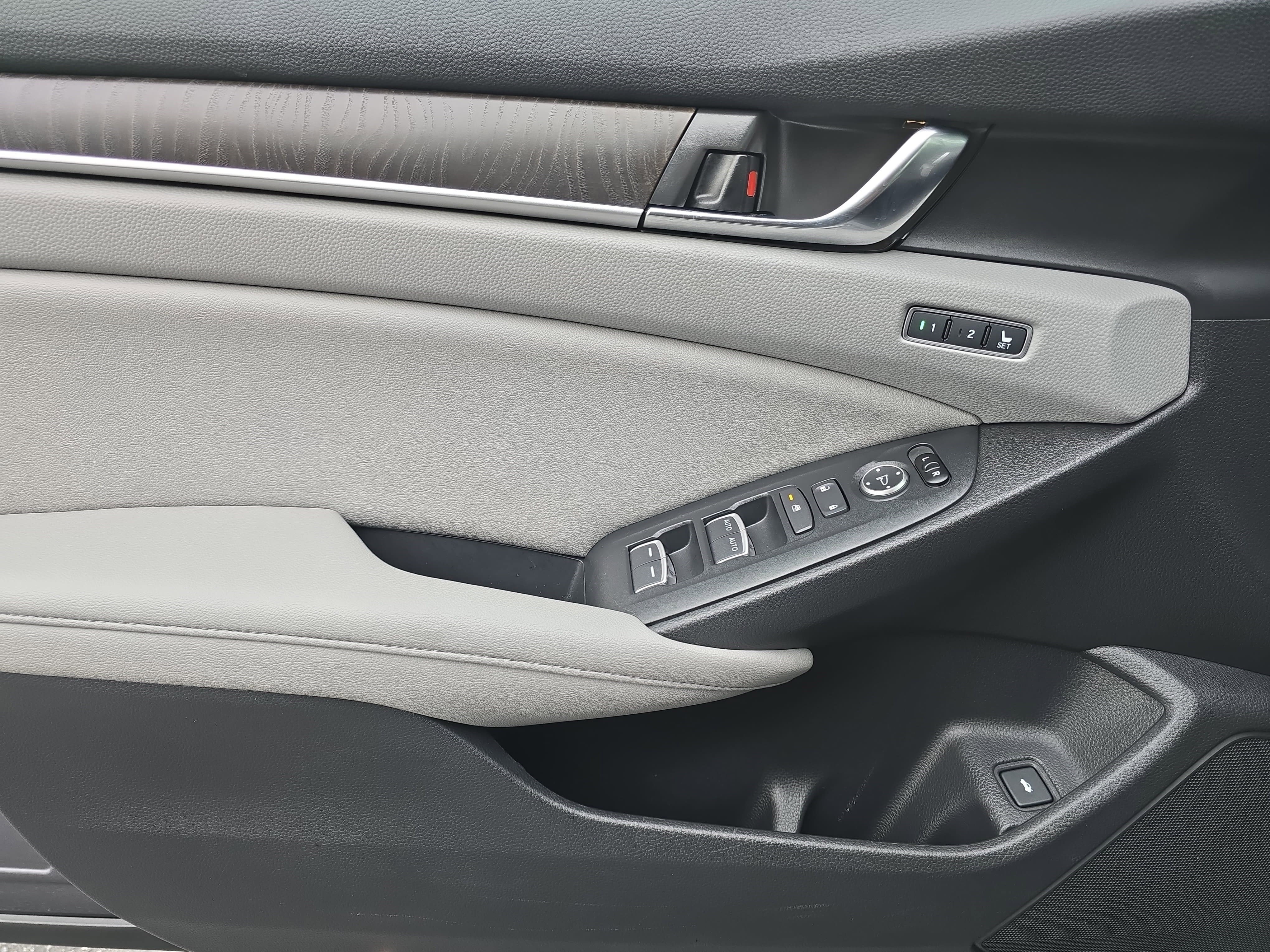 Used 2020 Honda Accord Touring image 24