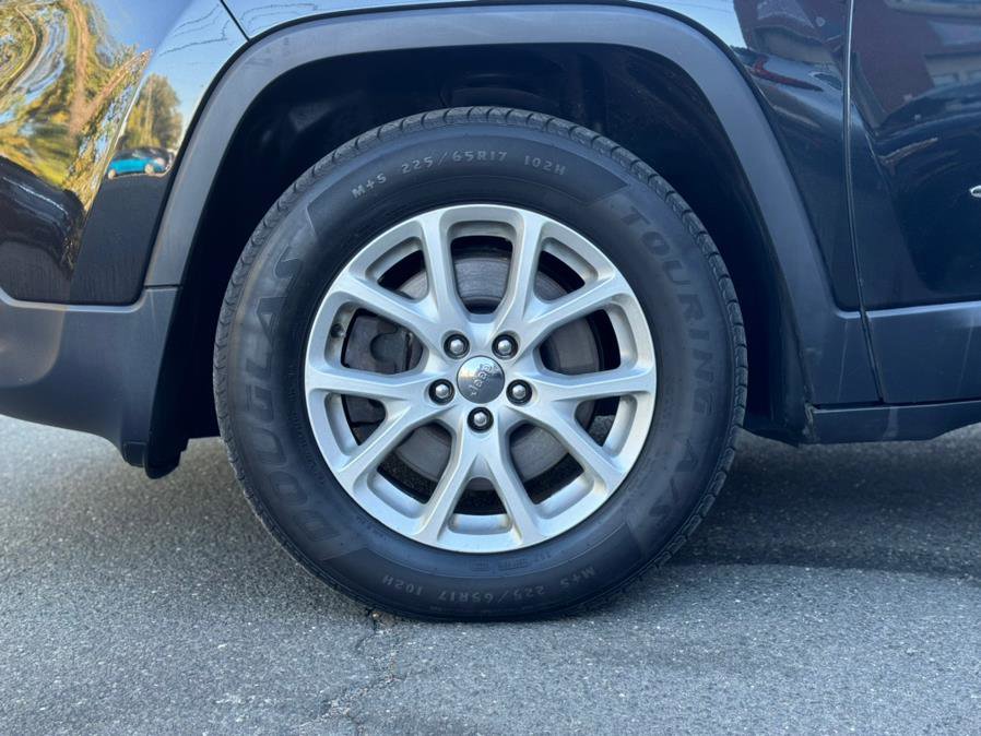 Used 2016 Jeep Cherokee Latitude w/ Safety/Convenience Group image 8