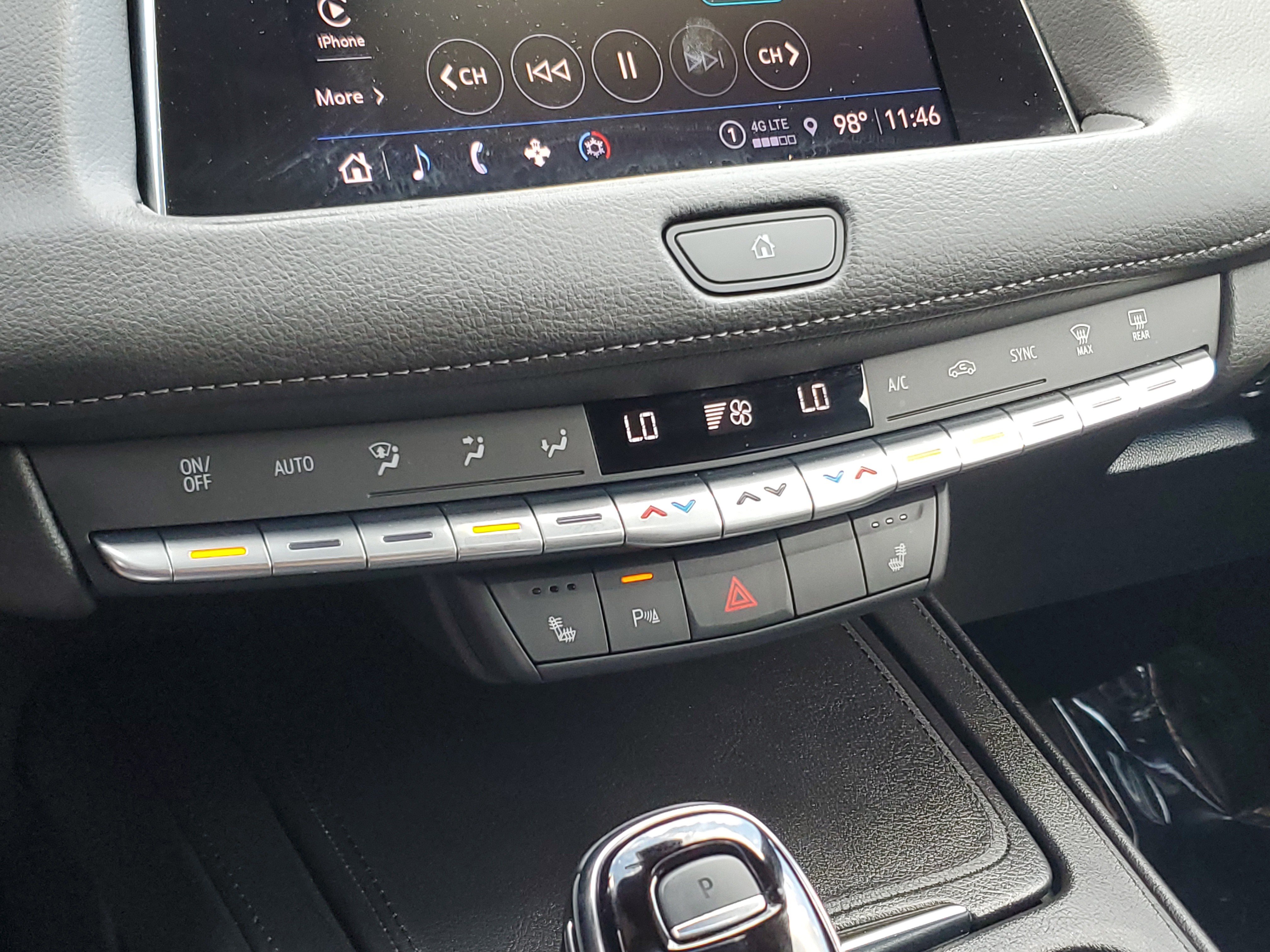 Certified 2023 Cadillac XT4 Luxury w/ Cold Weather Package FWD image 30