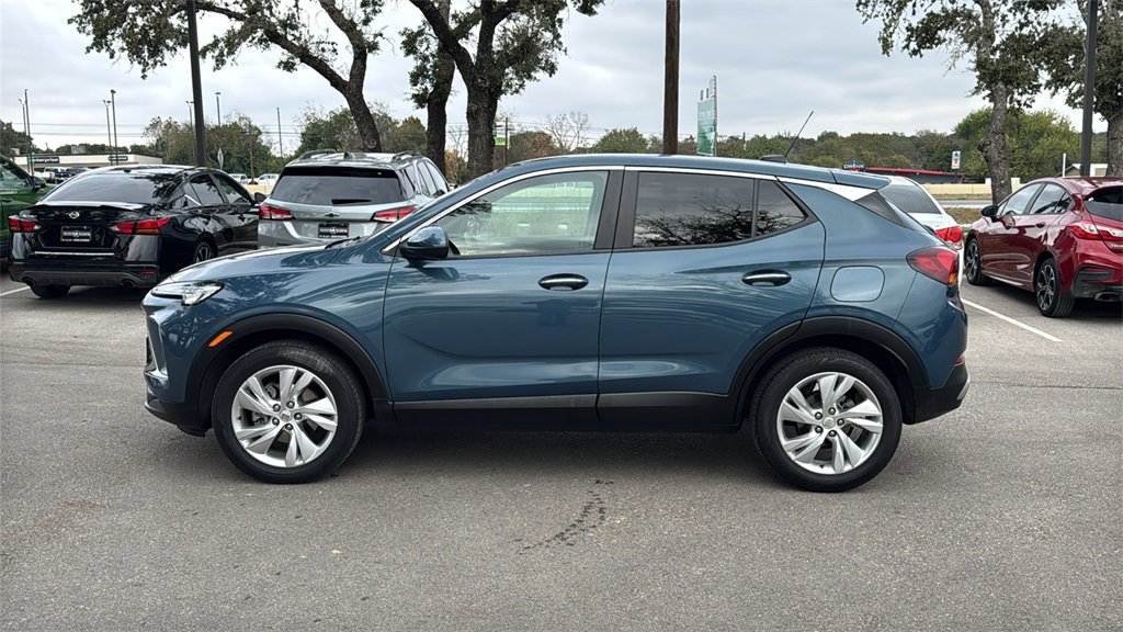 Used 2024 Buick Encore GX Preferred image 2