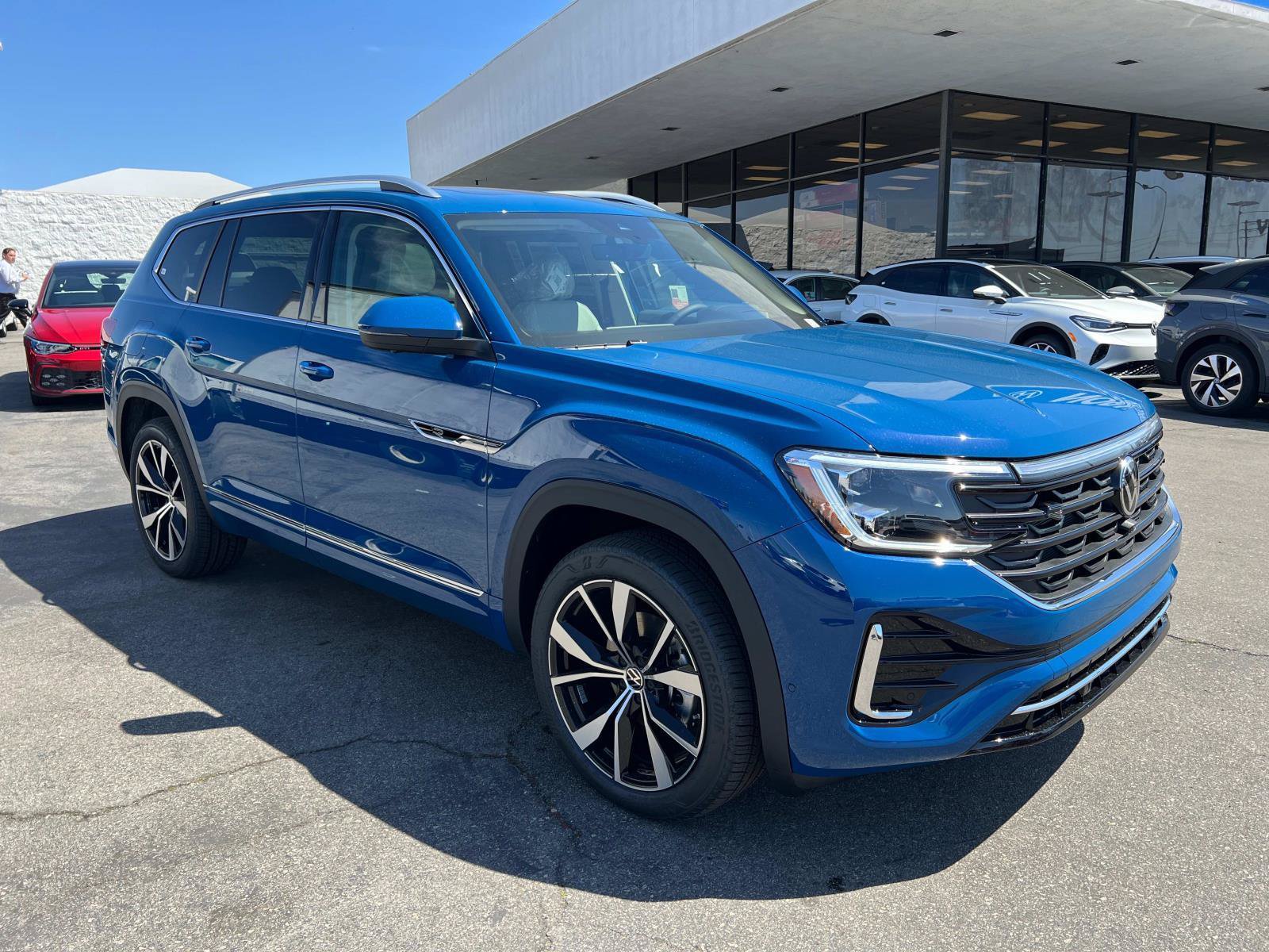 Certified 2025 Volkswagen Atlas SEL Premium R-Line AWD/4WD image 7