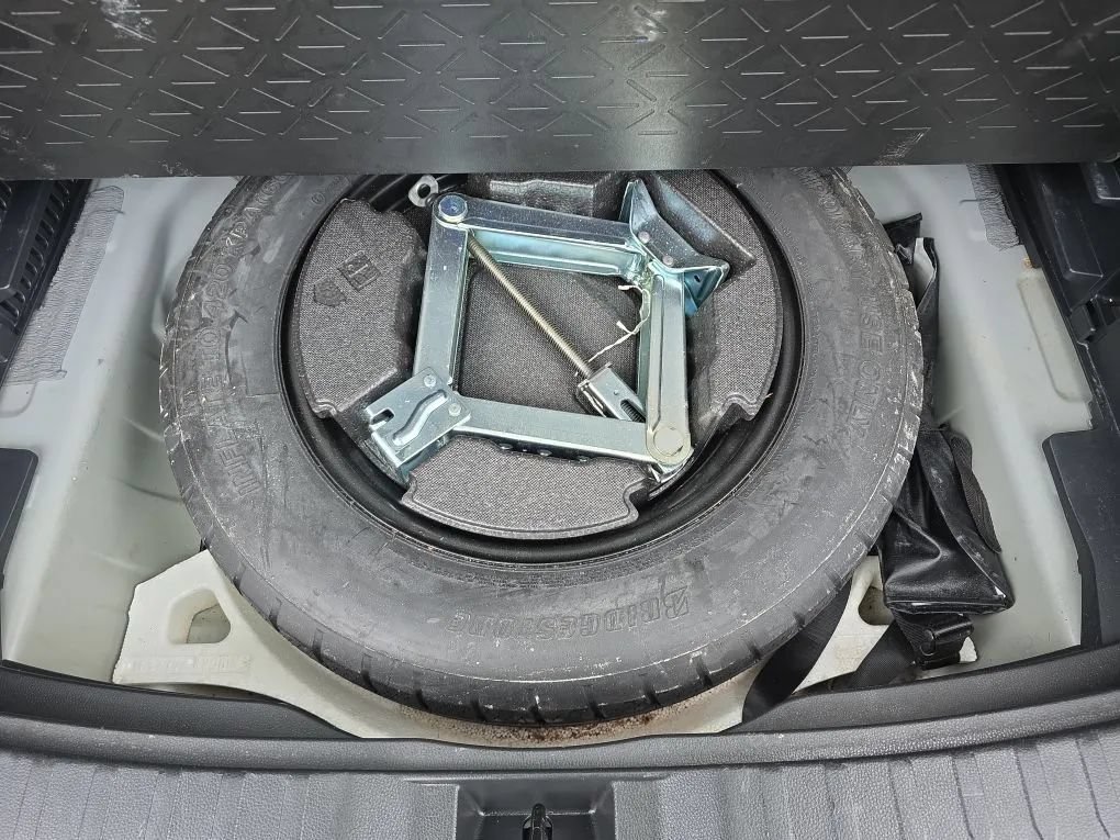 Used 2019 Toyota RAV4 XLE FWD image 46