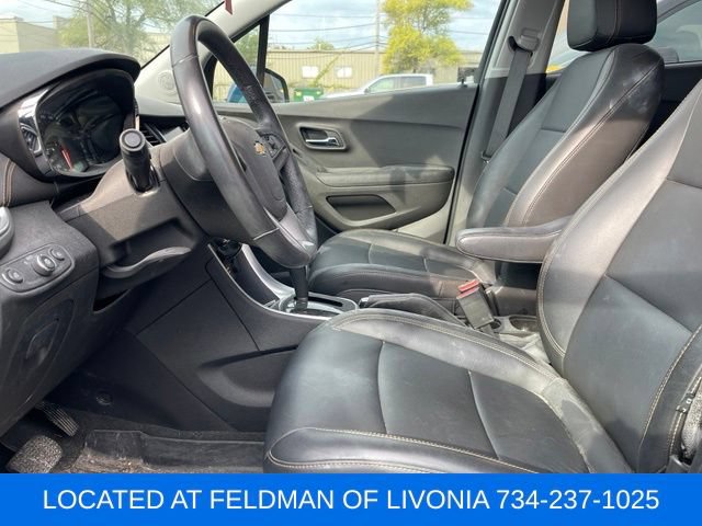 Used 2020 Chevrolet Trax Premier w/ LPO, Cargo Package FWD image 7
