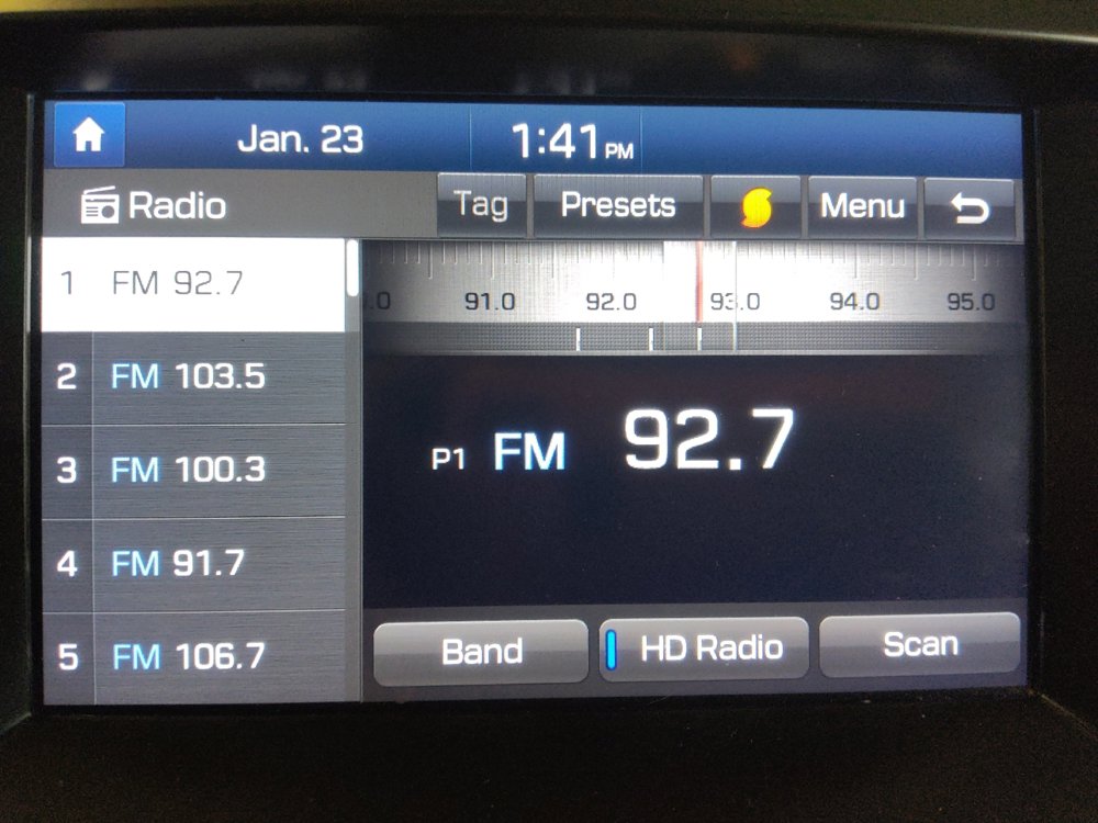 Used 2017 Hyundai Santa Fe SE image 25