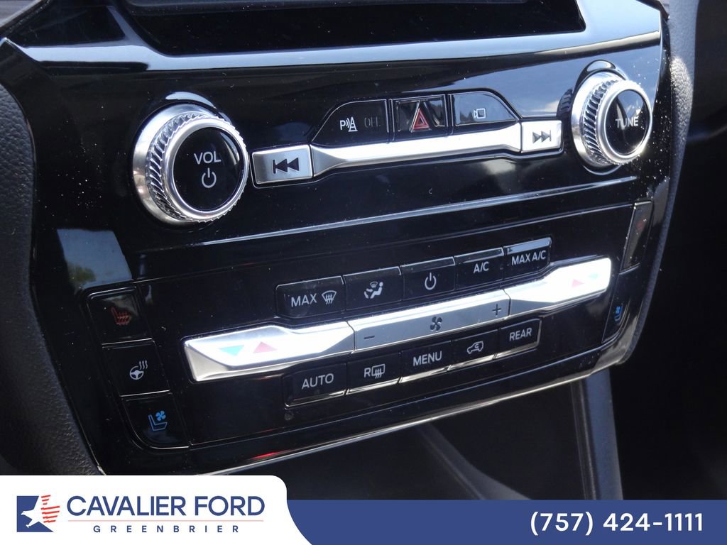 Used 2023 Ford Explorer Limited w/ Equipment Group 301A AWD/4WD image 13