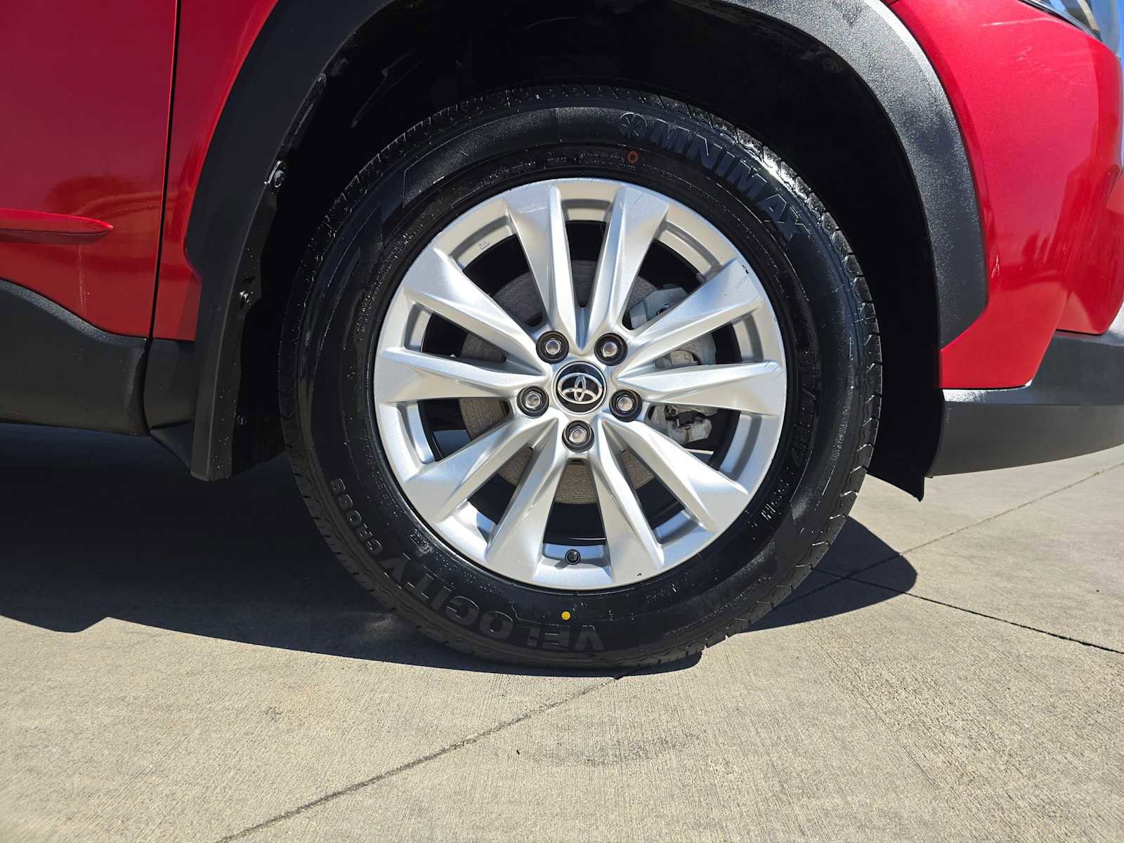 Used 2023 Toyota Corolla Cross LE image 9