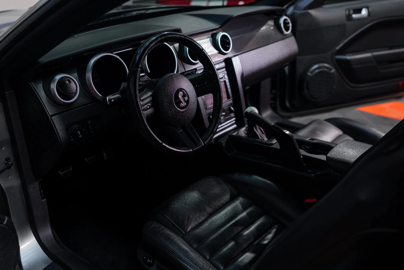Used 2008 Ford Mustang Shelby GT500 RWD image 5
