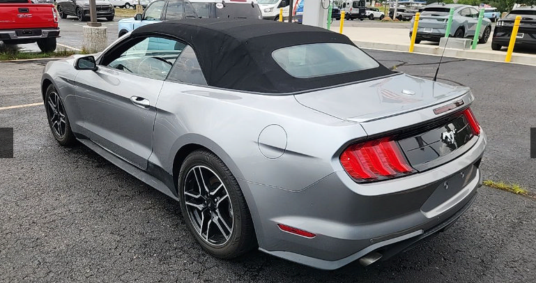 Used 2022 Ford Mustang Premium RWD image 2
