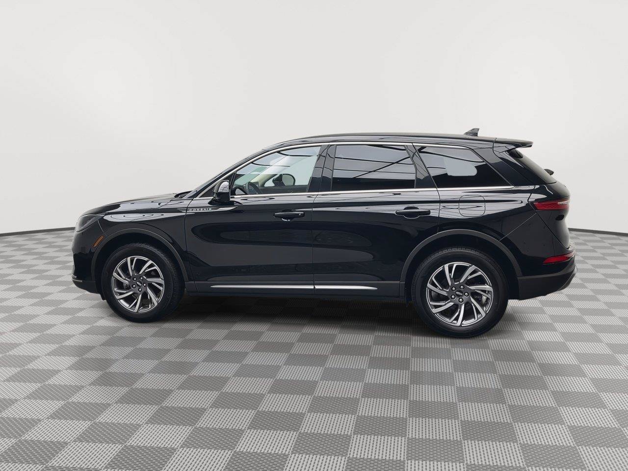 Used 2023 Lincoln Corsair AWD w/ Towing Package image 36