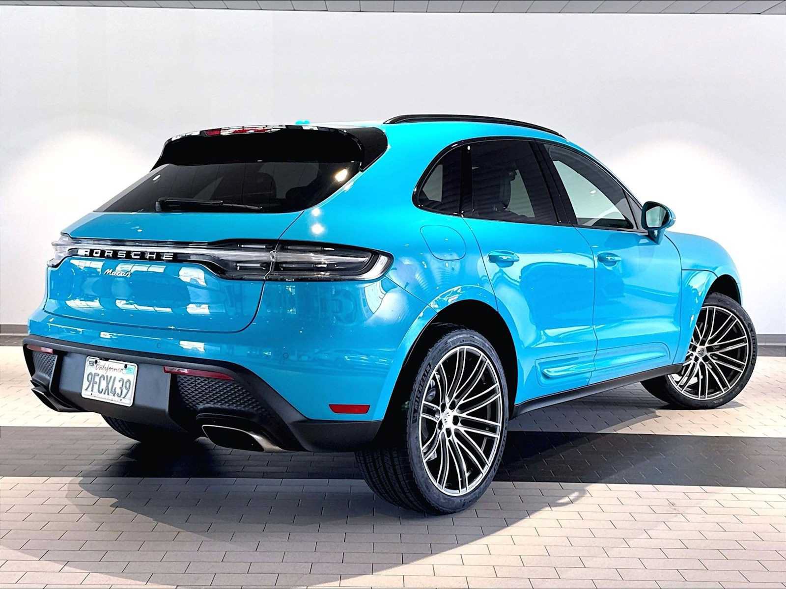 Used 2023 Porsche Macan AWD/4WD image 10