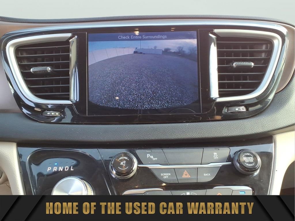 Used 2017 Chrysler Pacifica Touring-L image 25