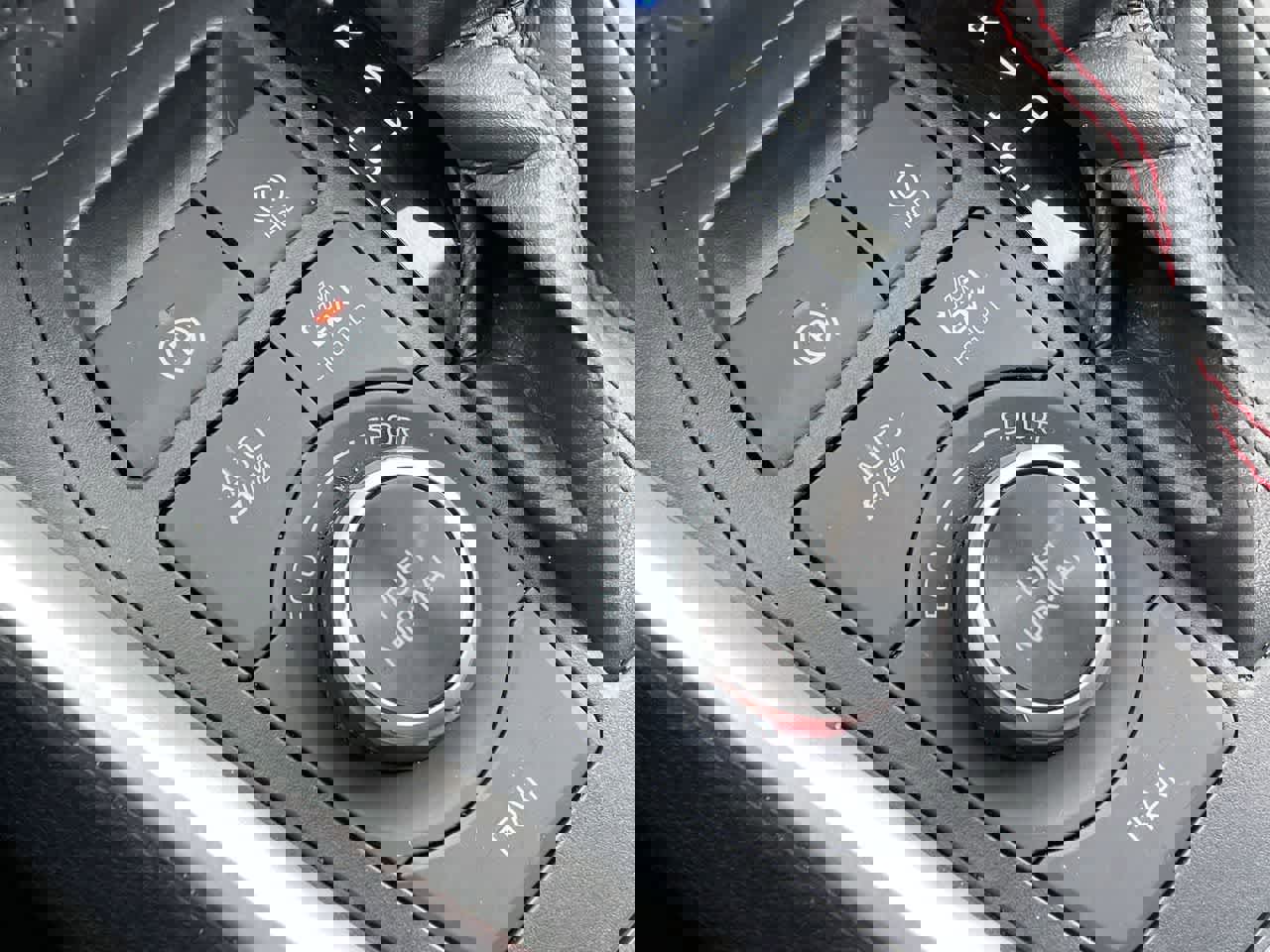 Used 2023 Toyota RAV4 SE image 31