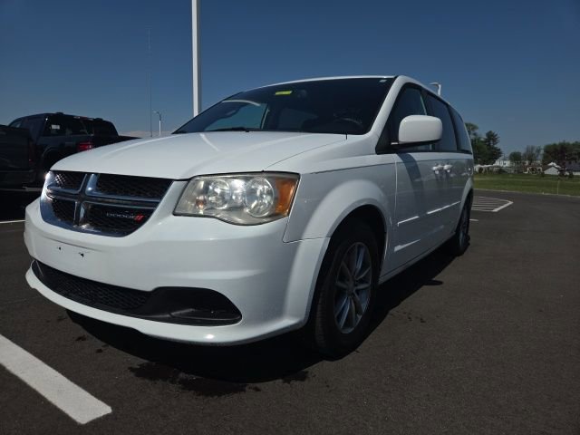 Used 2016 Dodge Grand Caravan SE image 2