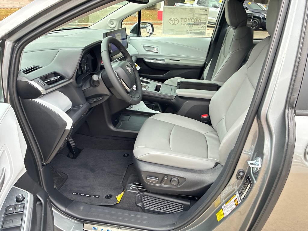 New 2026 Toyota Sienna XLE image 15