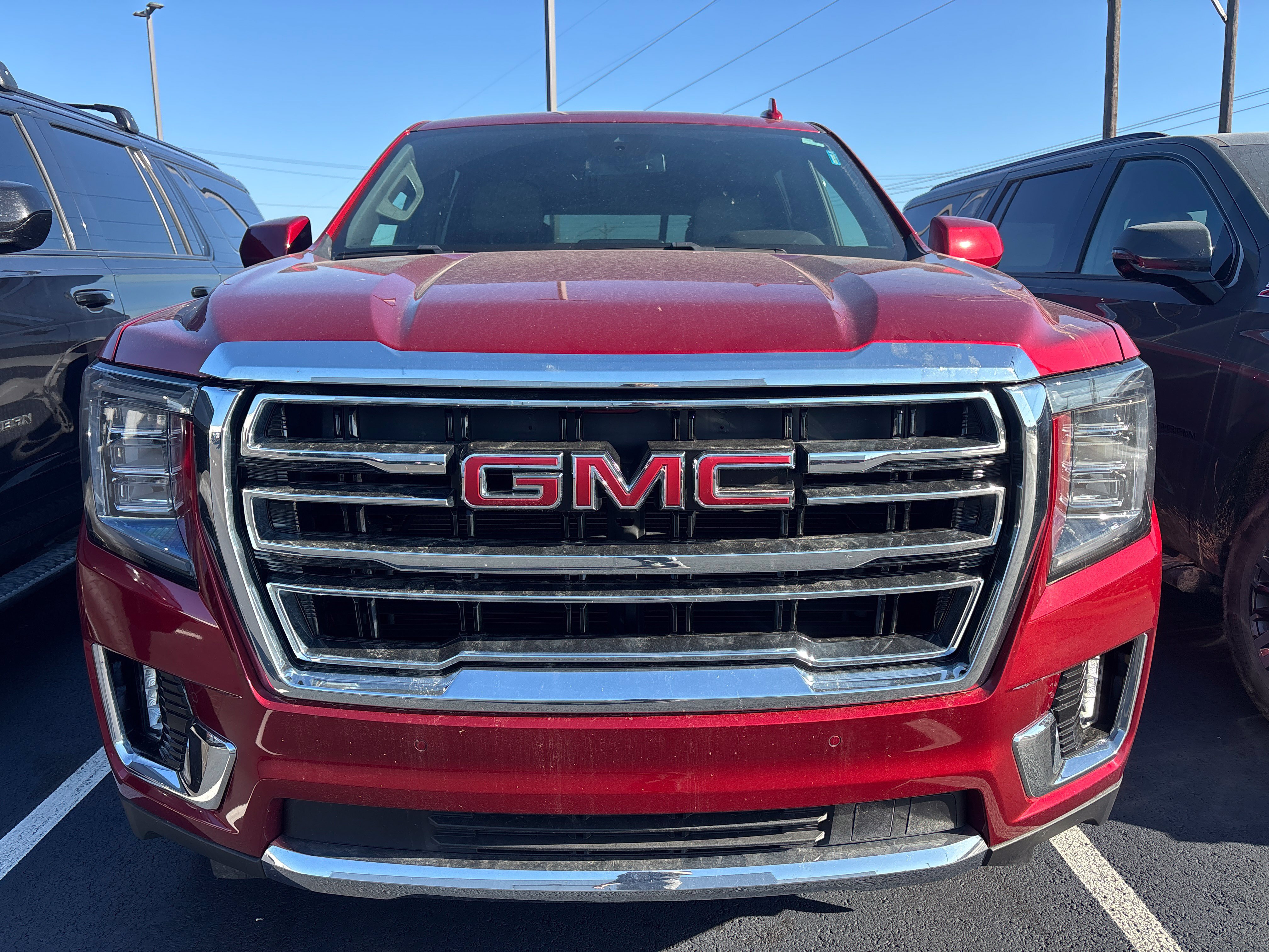 Used 2024 GMC Yukon SLT AWD/4WD image 2
