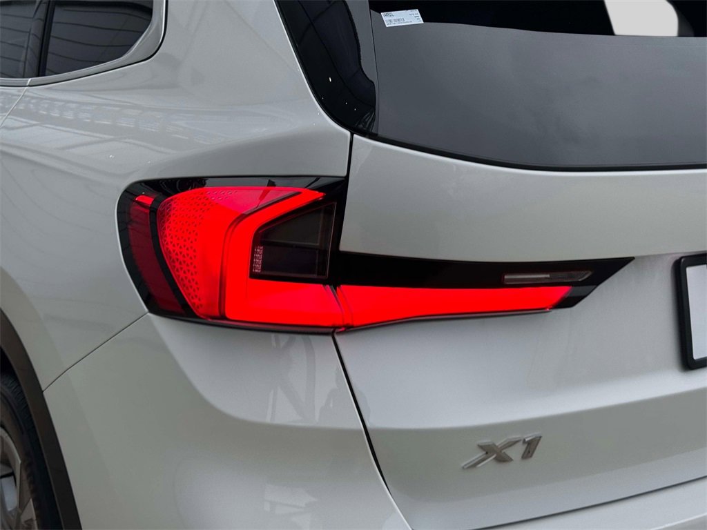 Certified 2025 BMW X1 xDrive28i image 10