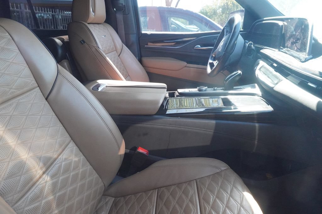 Certified 2024 Cadillac Escalade Sport w/ Touring Package AWD/4WD image 11