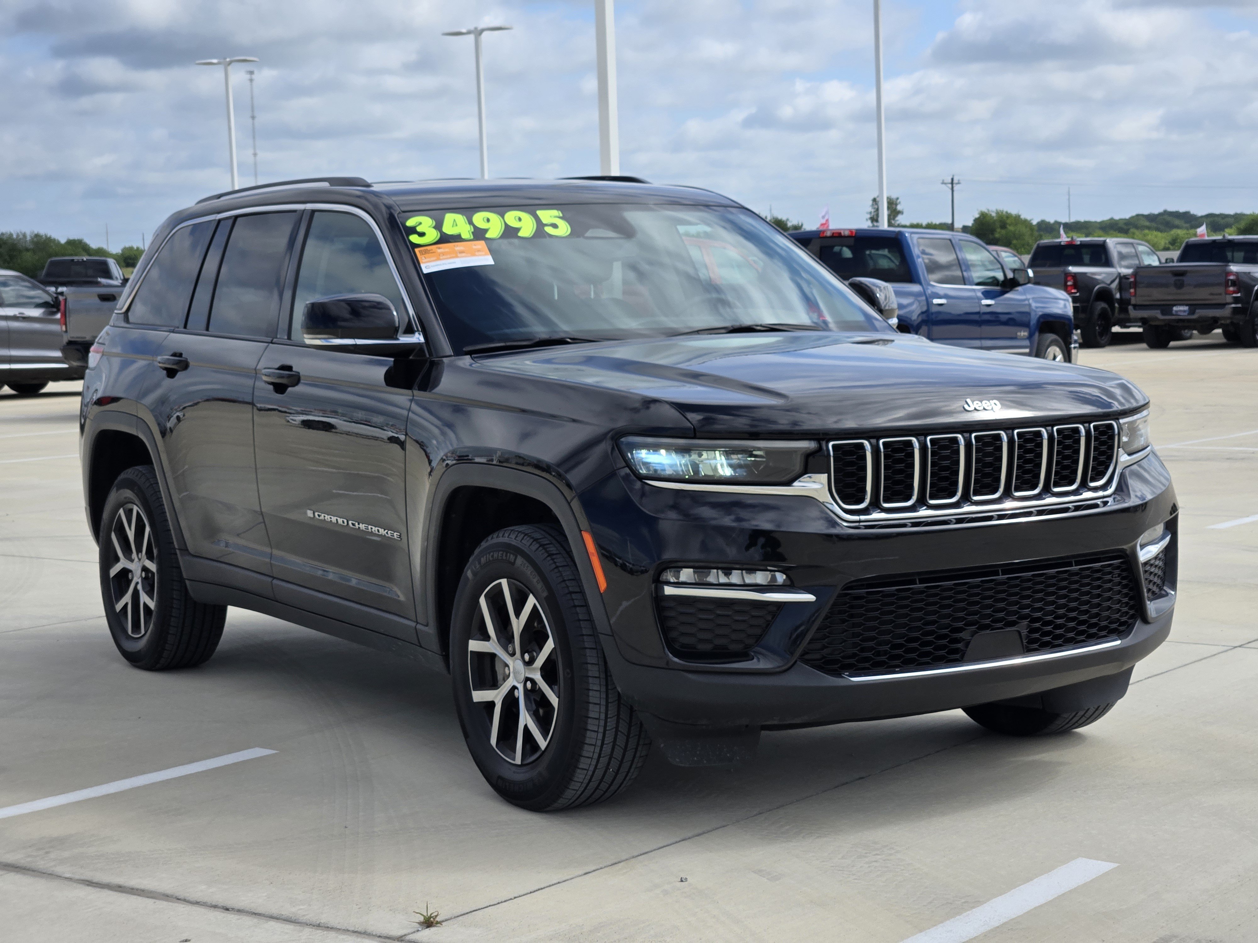 Certified 2023 Jeep Grand Cherokee Limited AWD/4WD image 4
