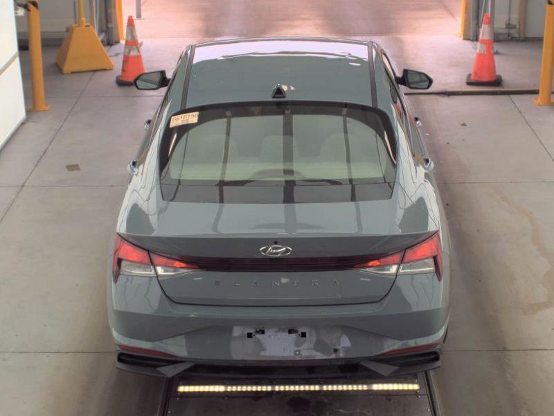 Used 2023 Hyundai Elantra SEL w/ Convenience Package image 5