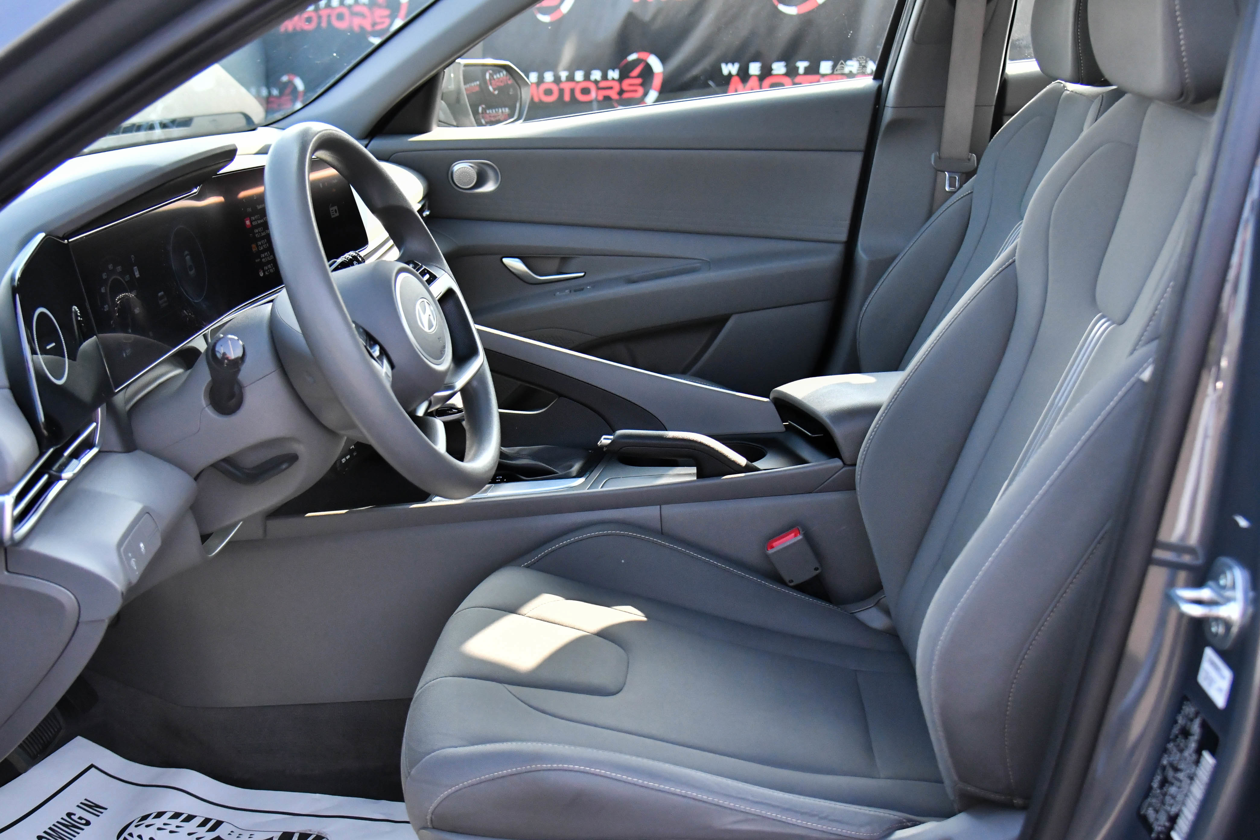 Used 2024 Hyundai Elantra SEL image 16