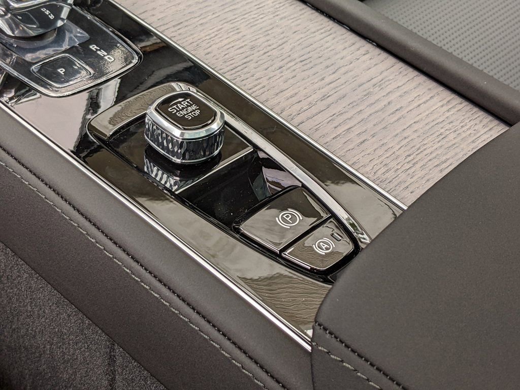 New 2026 Volvo XC90 B6 Plus w/ Protection Package Premier image 20