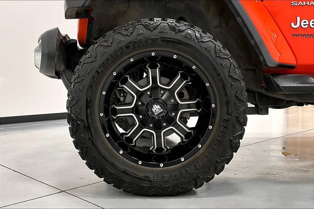 Used 2020 Jeep Wrangler Unlimited Sahara w/ Uconnect 4C Nav & Sound Group AWD/4WD image 10