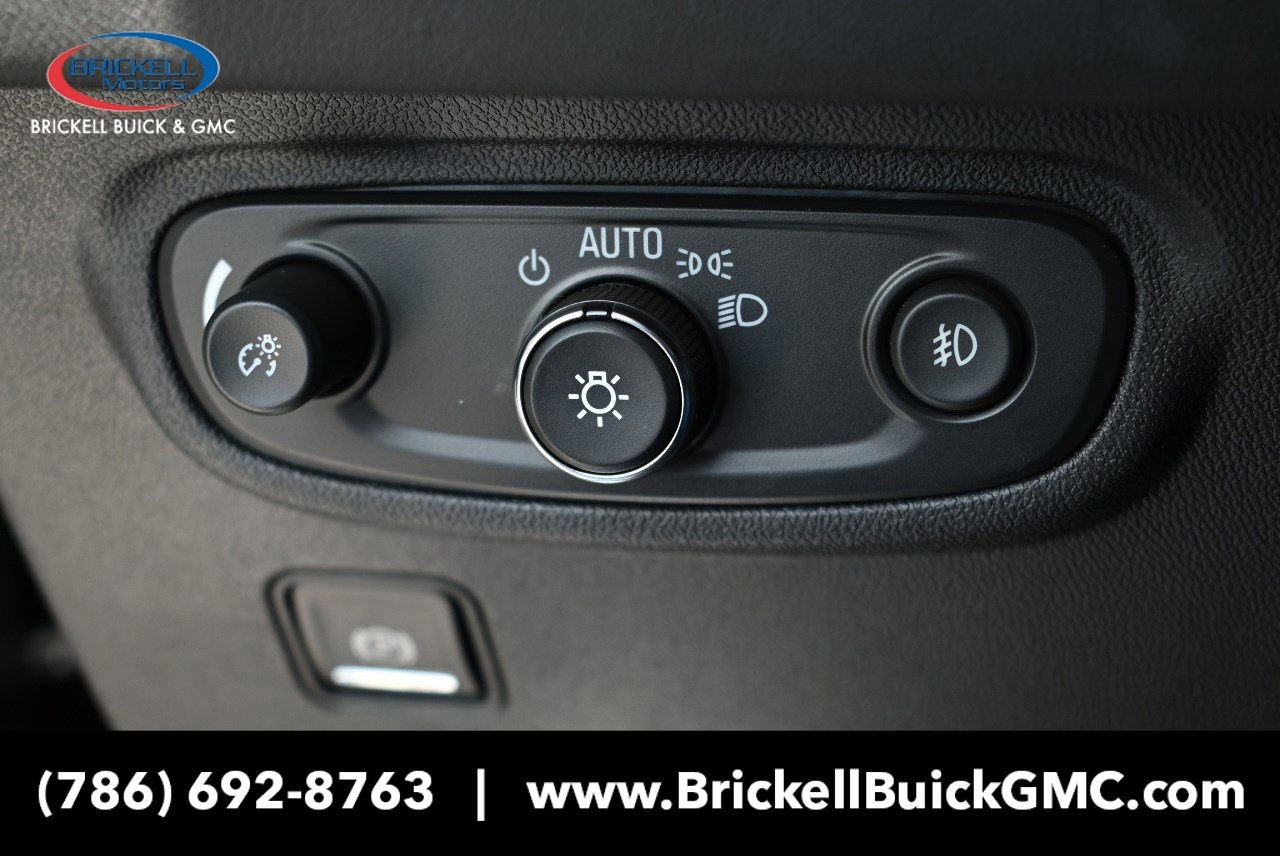 New 2024 GMC Terrain SLT w/ Elevation Edition image 28