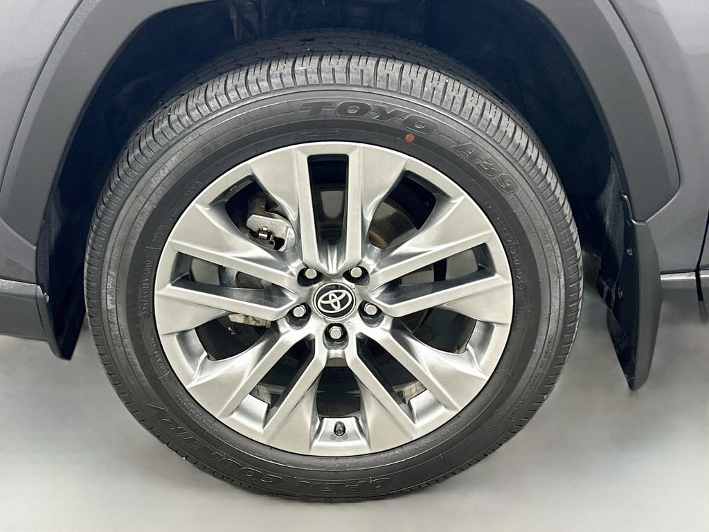 Used 2025 Toyota RAV4 XLE Premium FWD image 29
