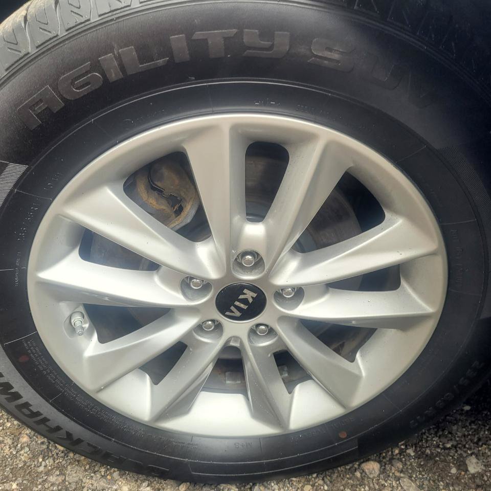 Used 2020 Kia Sorento LX AWD/4WD image 41