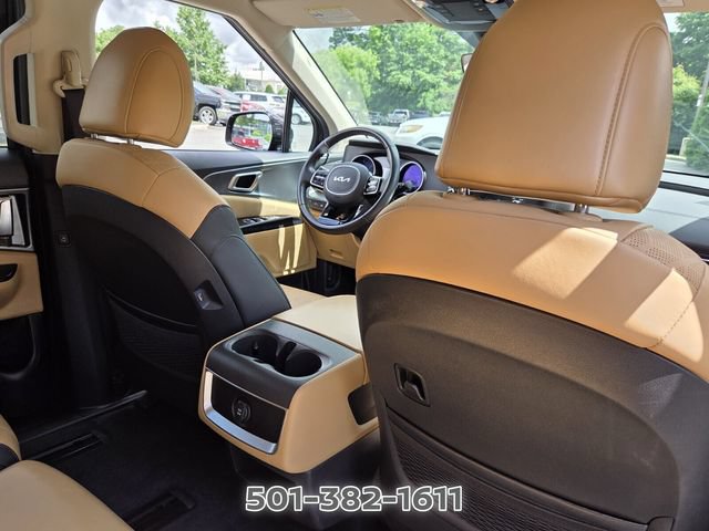 Used 2024 Kia Carnival LX FWD image 16