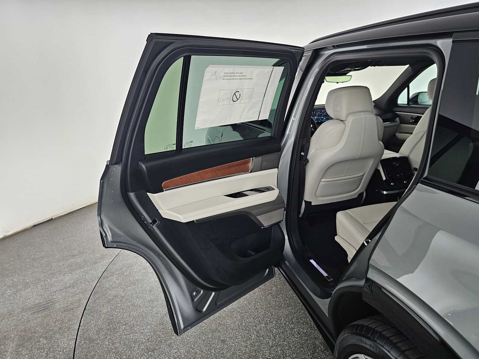 New 2027 Cadillac Vistiq Sport AWD/4WD image 17