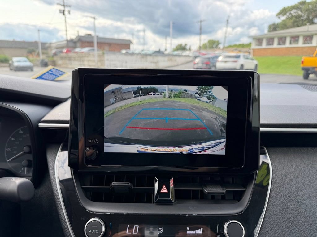 Used 2024 Toyota Corolla LE FWD image 9