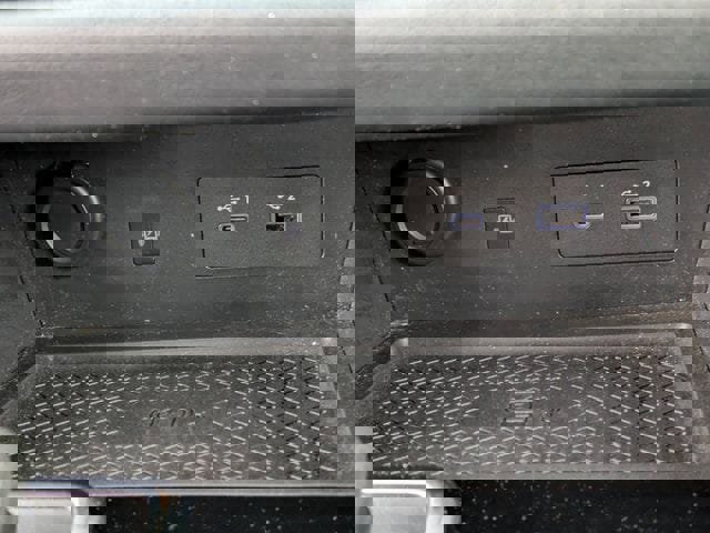 Used 2022 Nissan Pathfinder Platinum w/ Cargo Package image 28