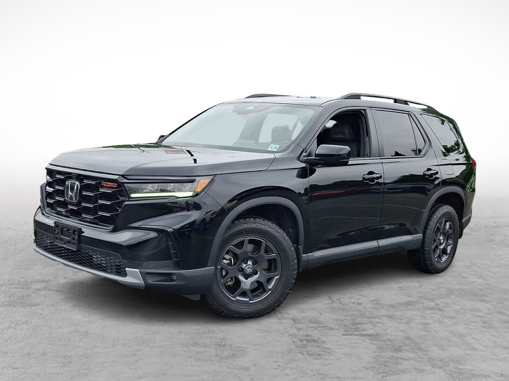 Used 2025 Honda Pilot TrailSport image 1