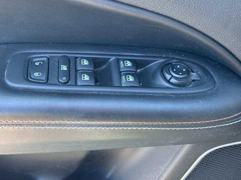 Used 2017 Jeep Compass Latitude w/ Popular Equipment Group image 16
