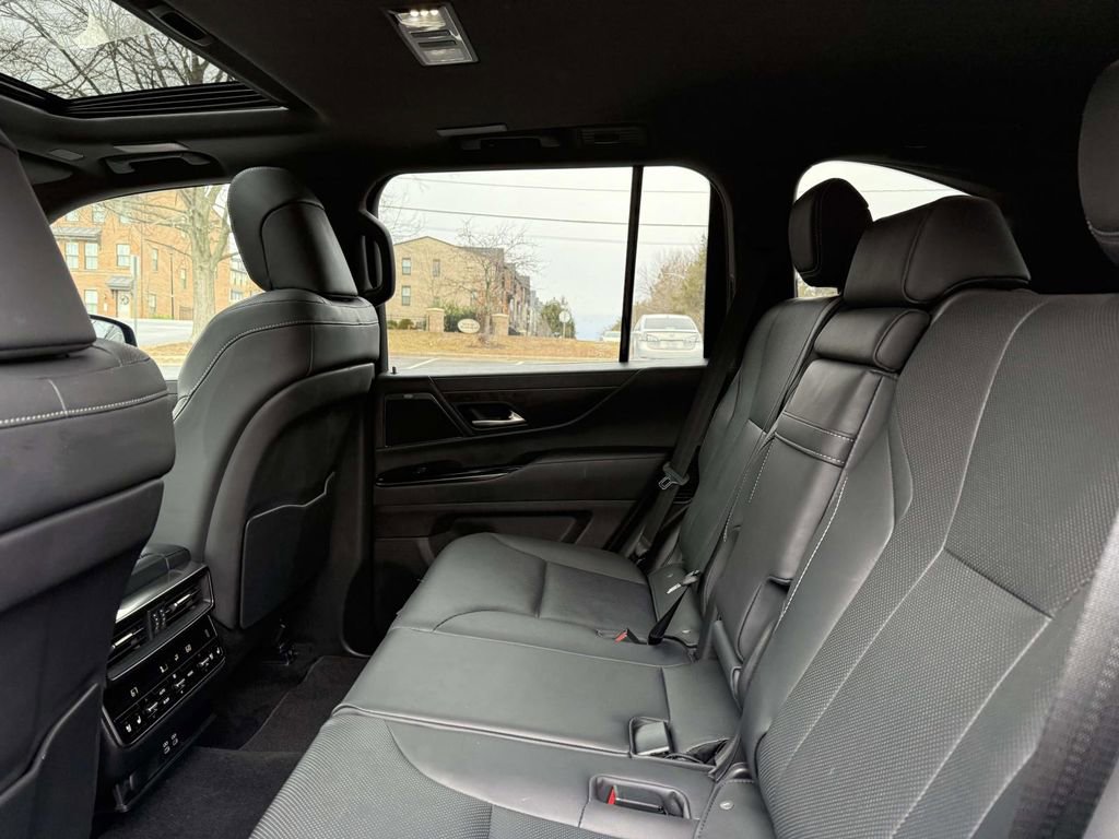 Used 2022 Lexus LX 600 4WD w/ Appearance Package image 17