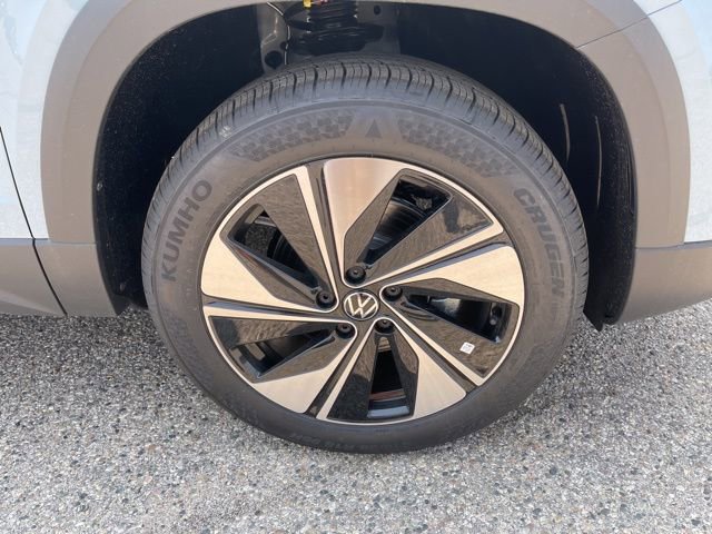 Used 2025 Volkswagen Taos SE w/ Panoramic Sunroof Package image 23